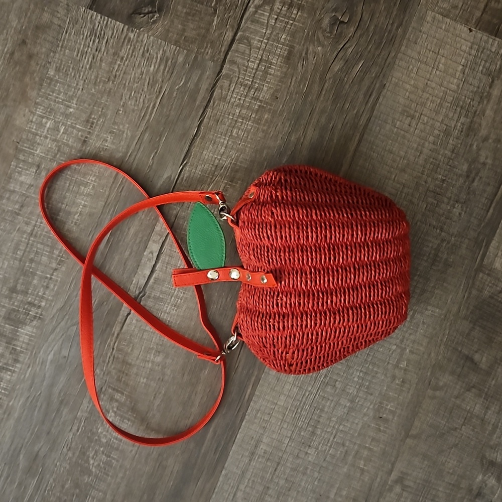 Apple Basket Purse